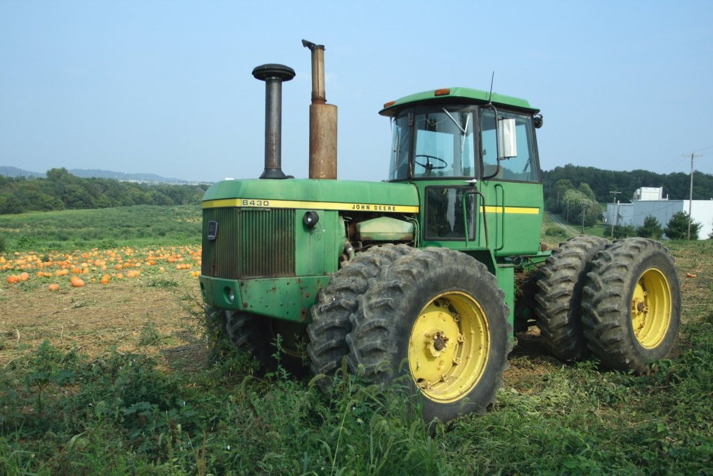 John_Deere_8430