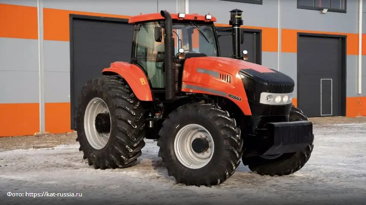 Российские фермеры получат партию 350-сильных тракторов из Китая