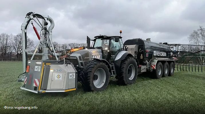 На Agritechnica покажут систему внесения навозной жижи BlackBird